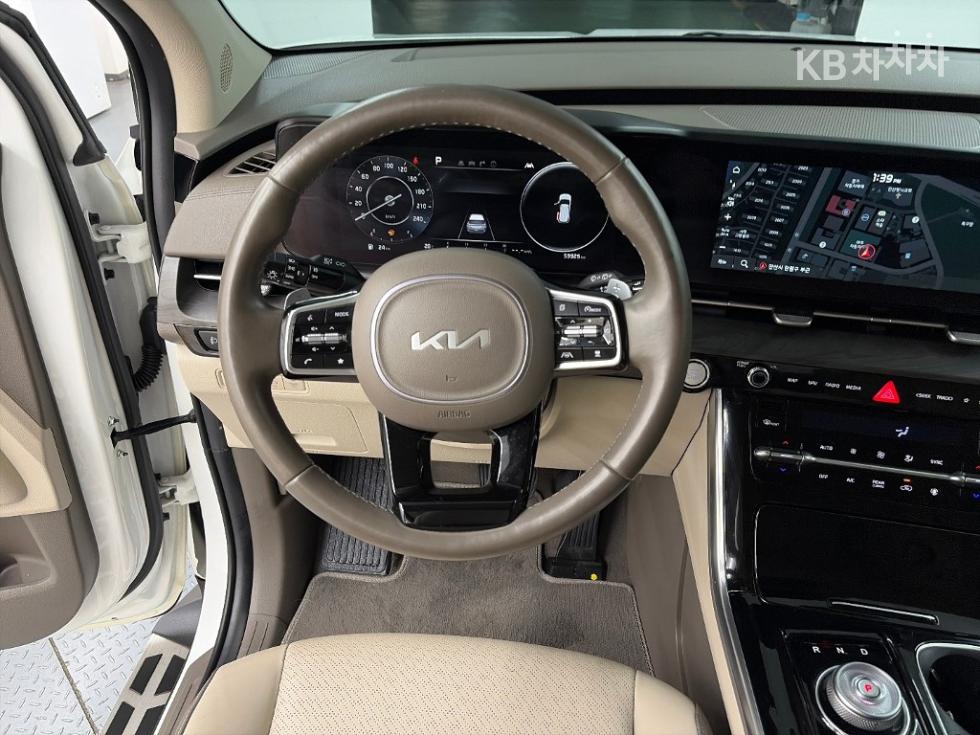 Kia Carnival — miniaturë 9