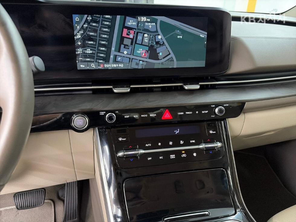 Kia Carnival — miniaturë 10