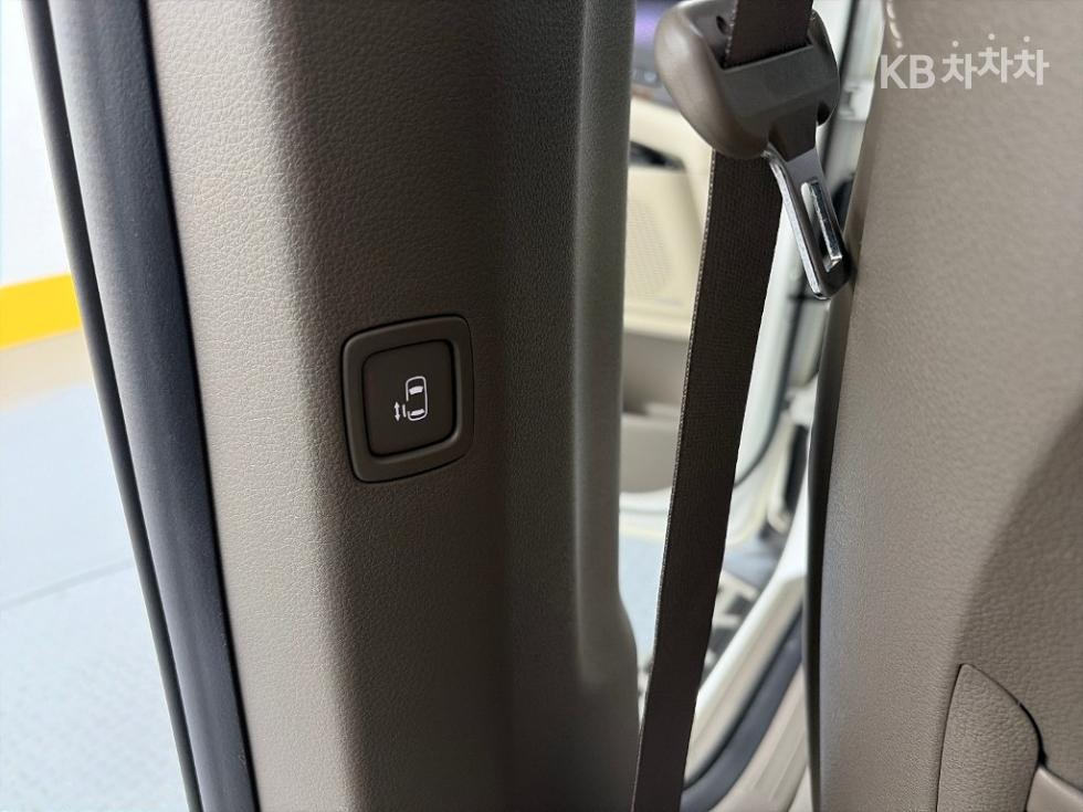 Kia Carnival — miniaturë 13