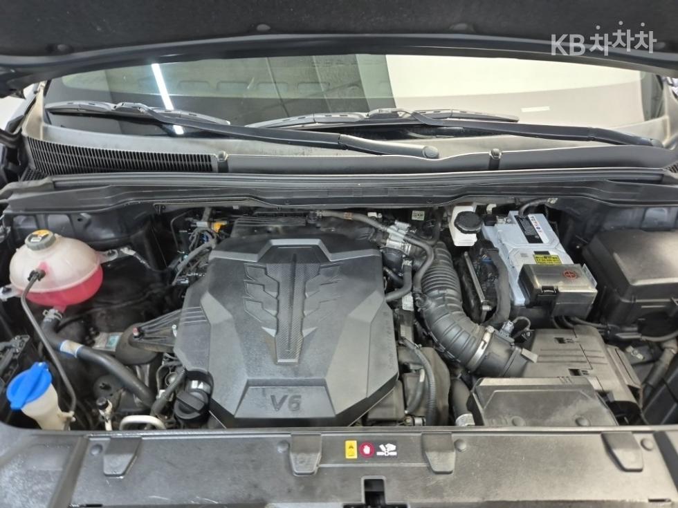 Kia Carnival — miniaturë 5
