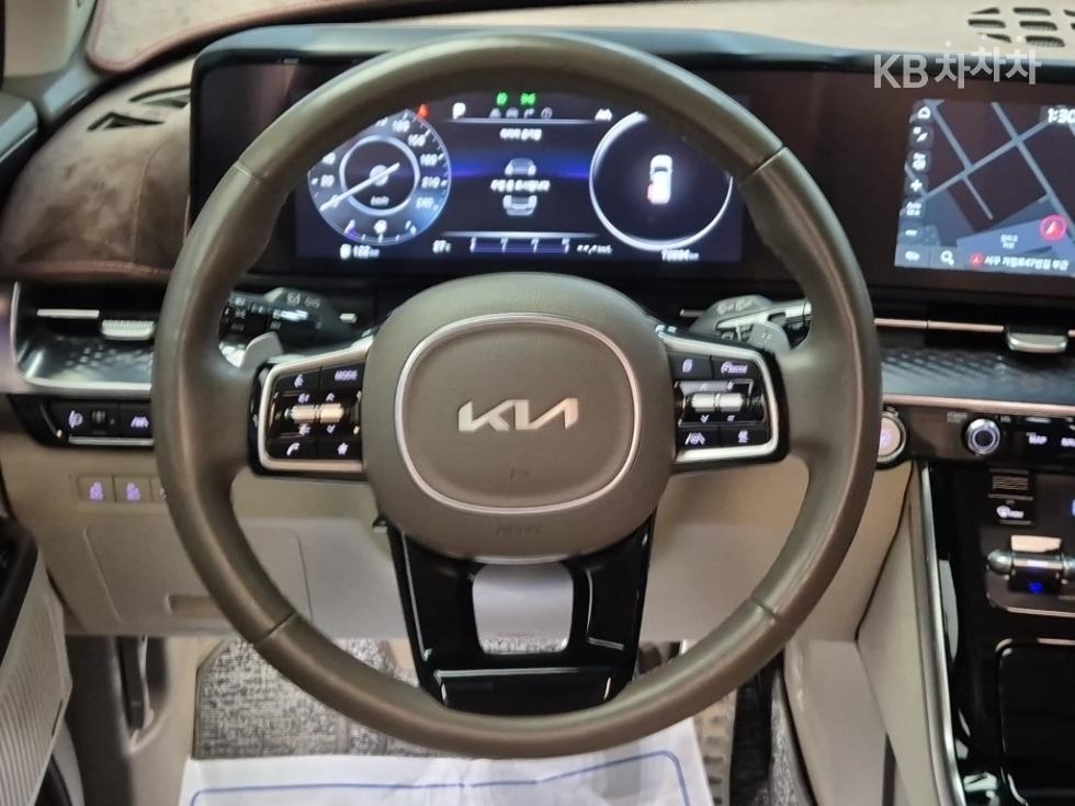 Kia Carnival — miniaturë 9