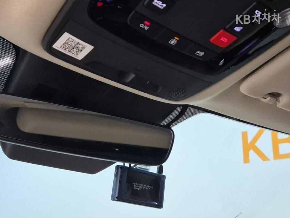 Kia Carnival — miniaturë 17