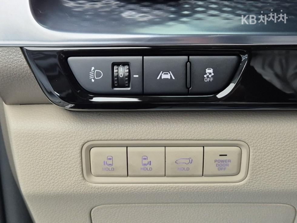 Kia Carnival — miniaturë 18