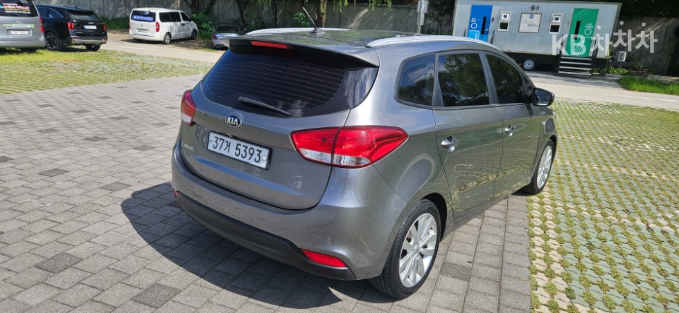 Kia Carens — miniaturë 6