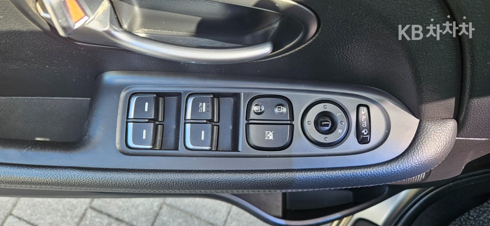 Kia Carens — miniaturë 14