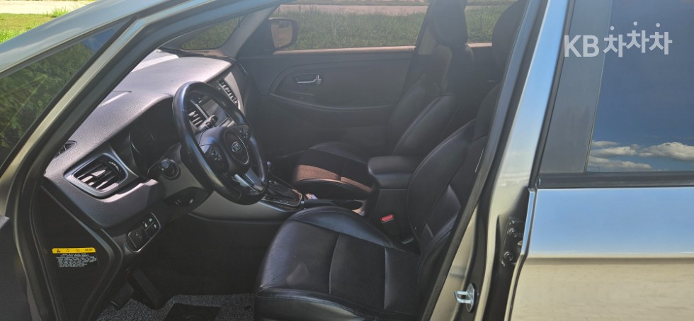 Kia Carens — miniaturë 15