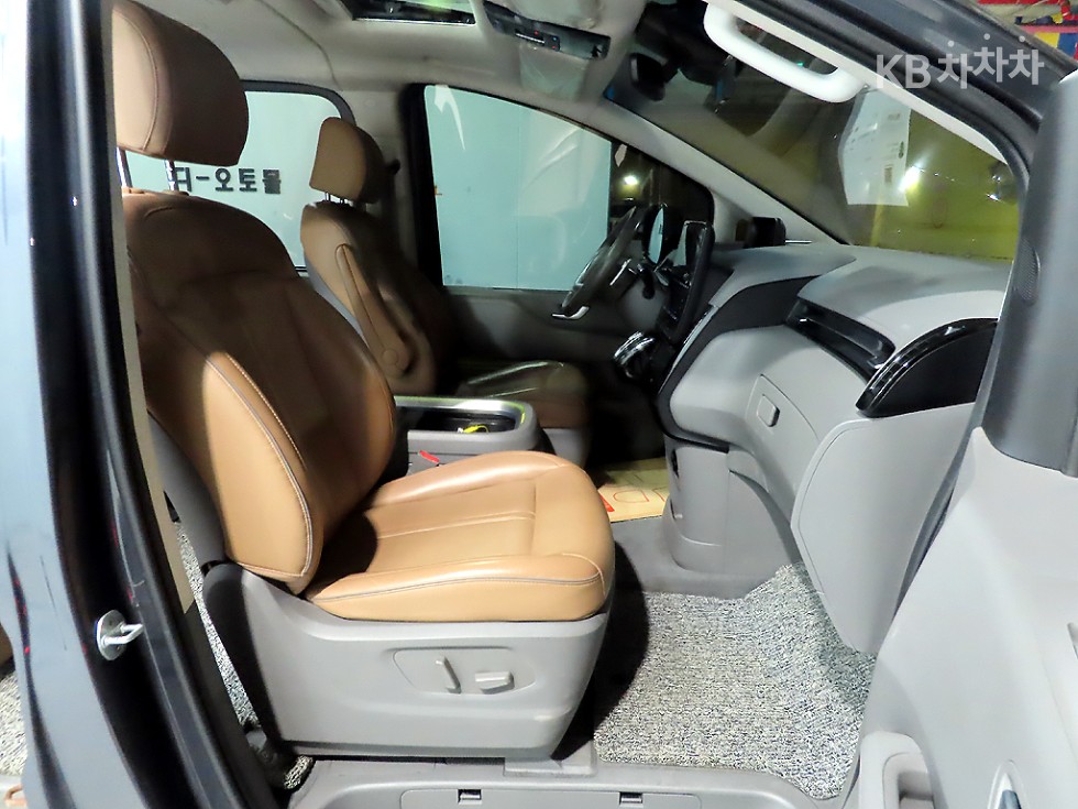 Hyundai Staria — miniaturë 7