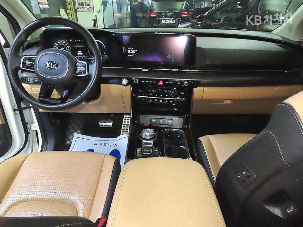 Kia Carnival — miniaturë 10