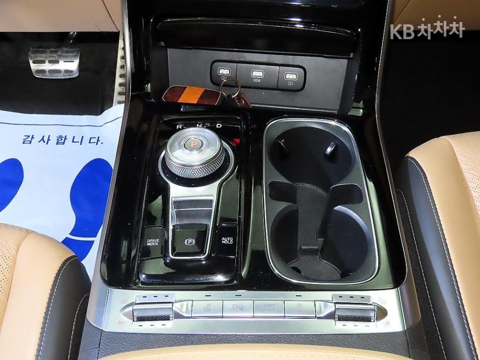 Kia Carnival — miniaturë 12
