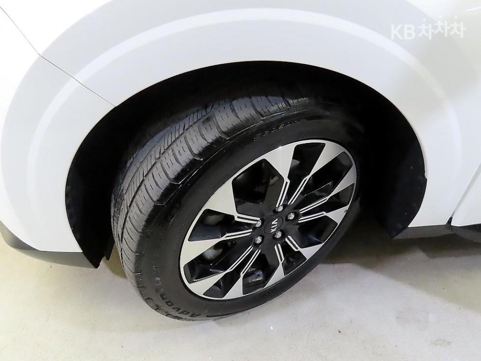 Kia Carnival — miniaturë 20