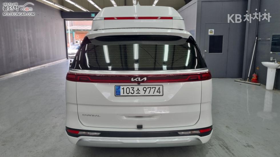 Kia Carnival — miniaturë 4