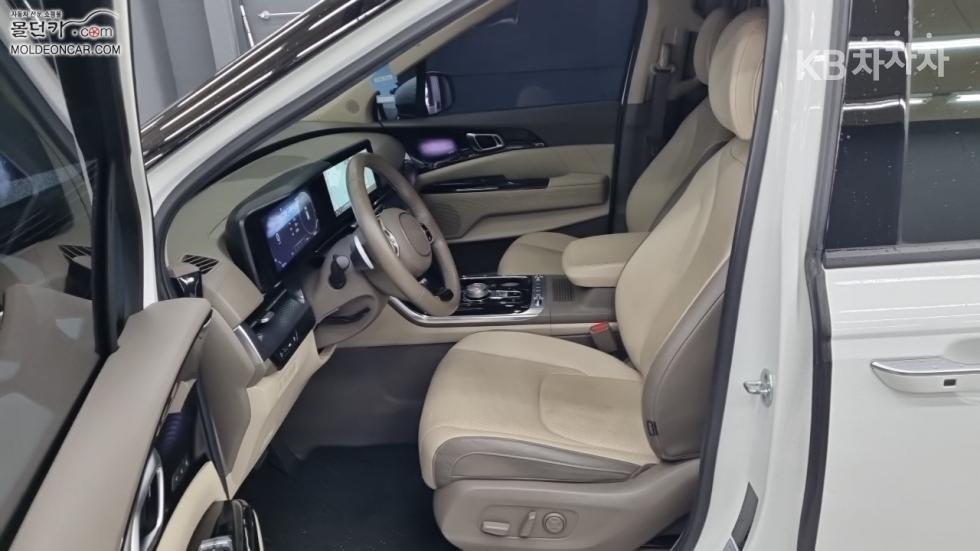 Kia Carnival — miniaturë 9