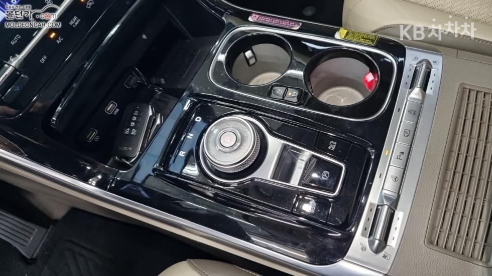 Kia Carnival — miniaturë 14