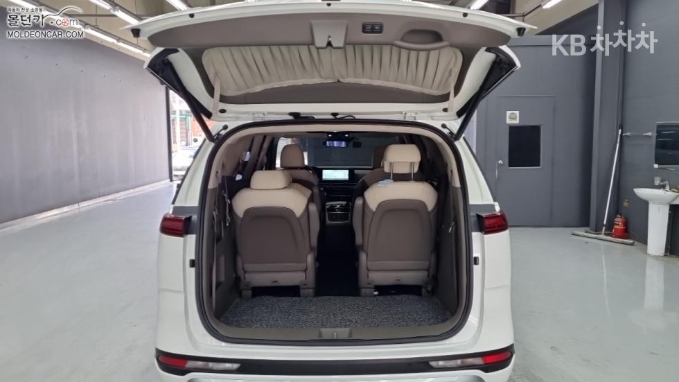 Kia Carnival — miniaturë 18