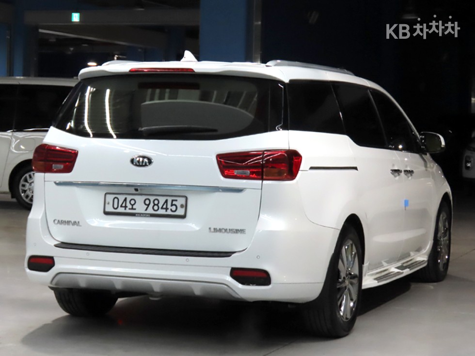 Kia Carnival — miniaturë 4