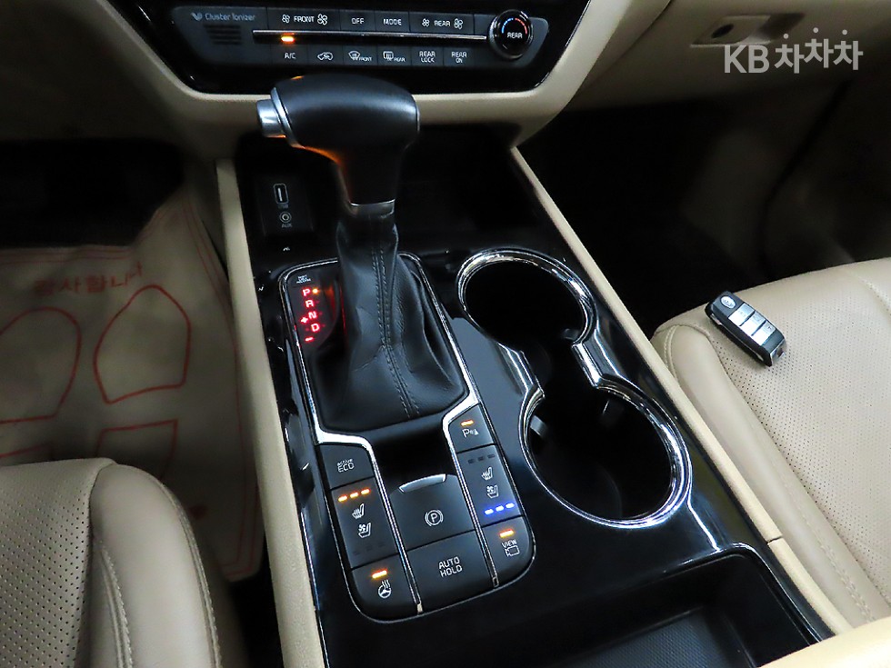 Kia Carnival — miniaturë 11
