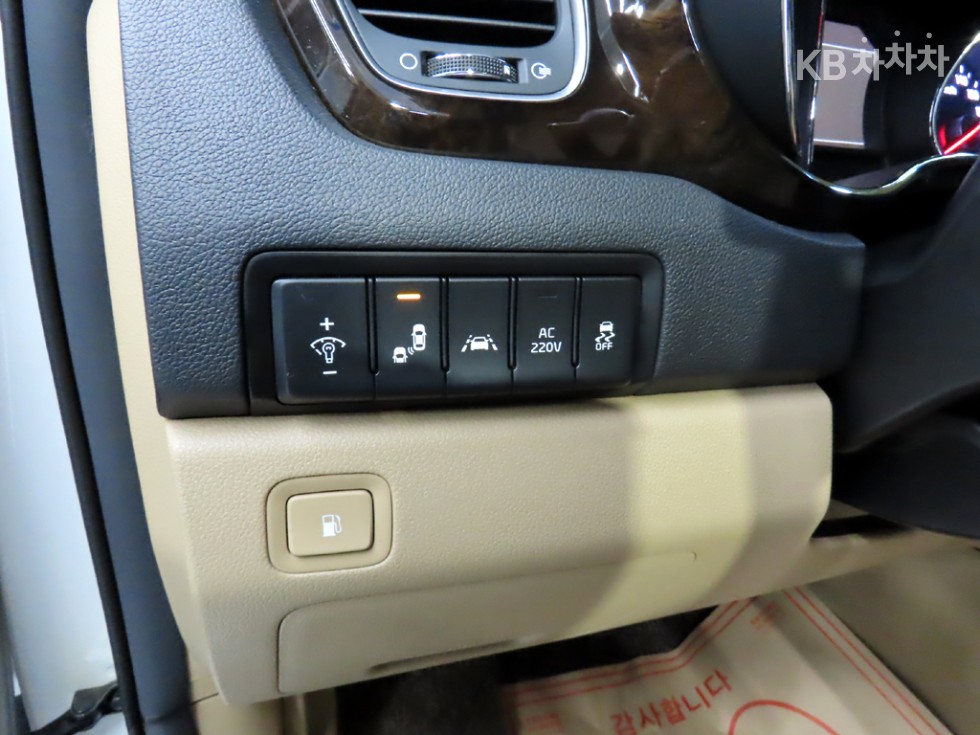Kia Carnival — miniaturë 13