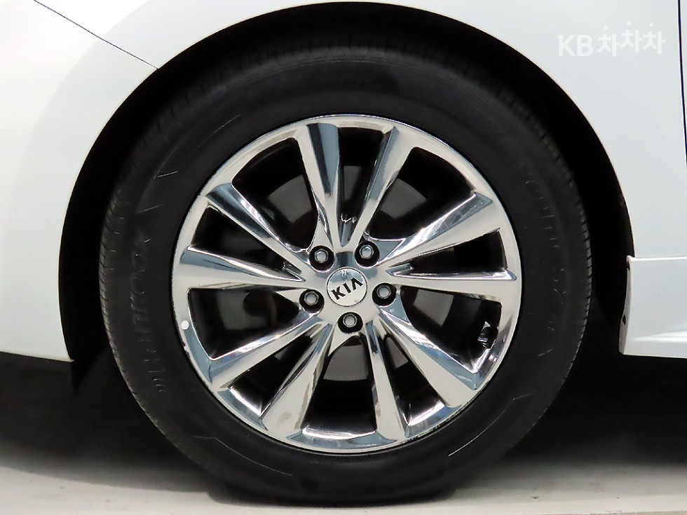 Kia Carnival — miniaturë 20