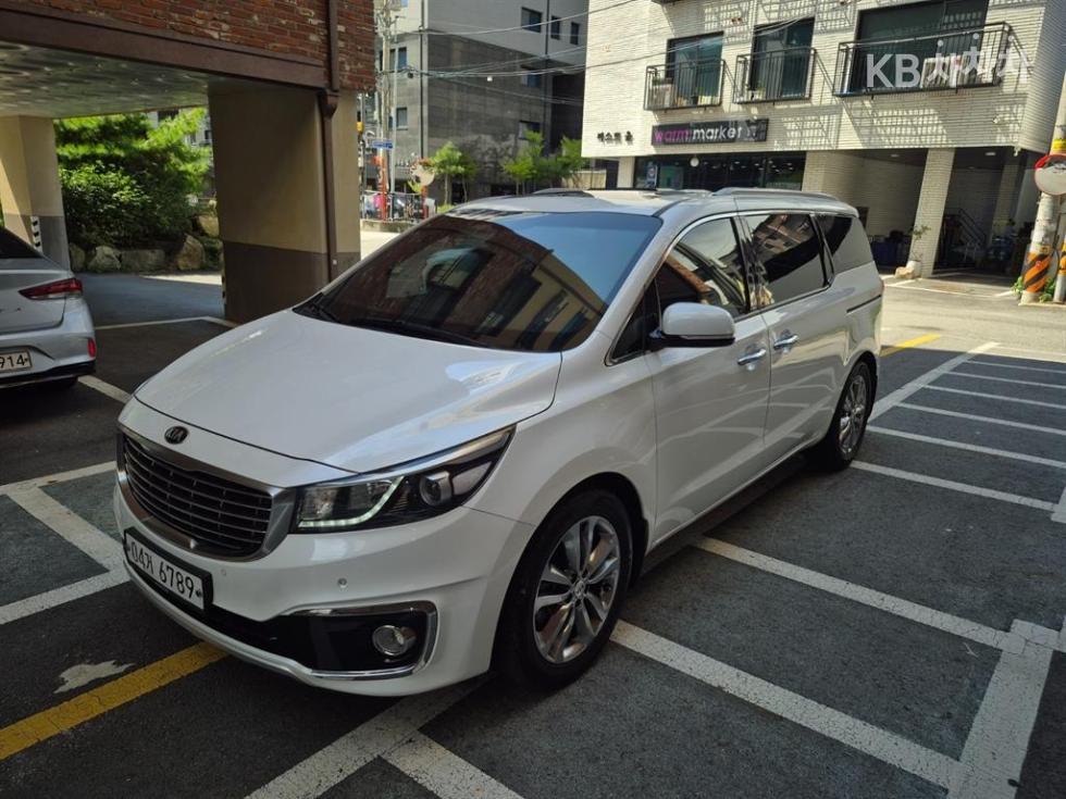 Kia Carnival — miniaturë 8