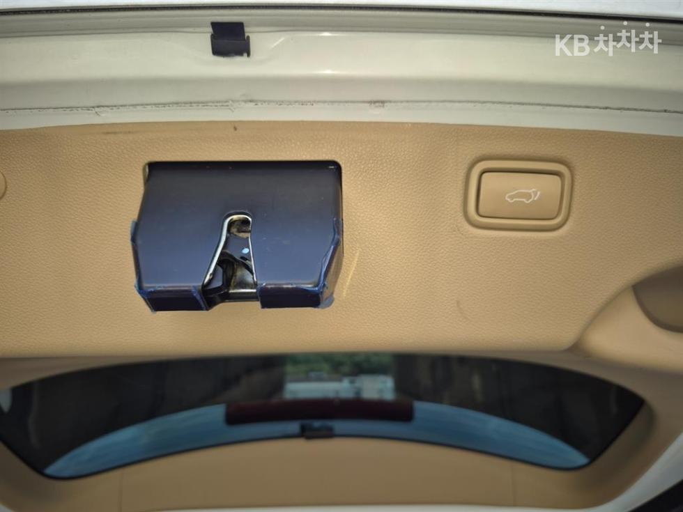 Kia Carnival — miniaturë 16