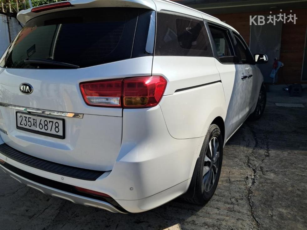Kia Carnival — miniaturë 3