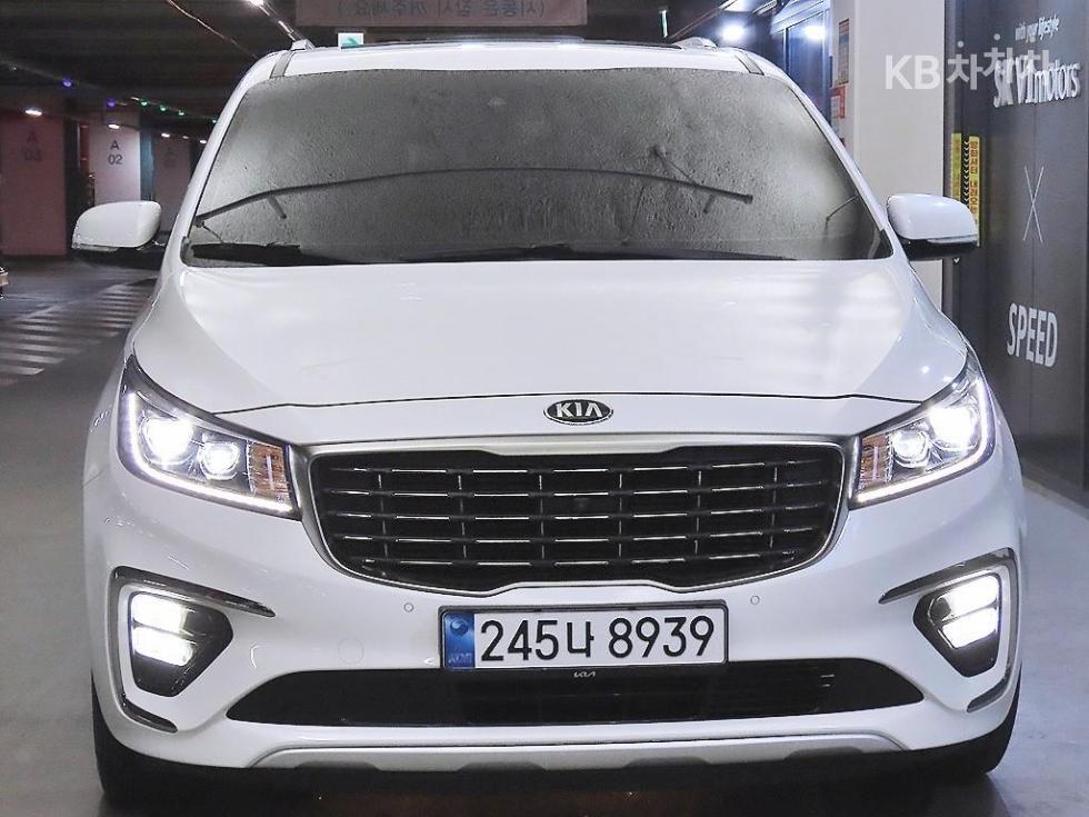 Kia Carnival — miniaturë 2