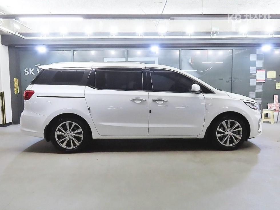 Kia Carnival — miniaturë 3