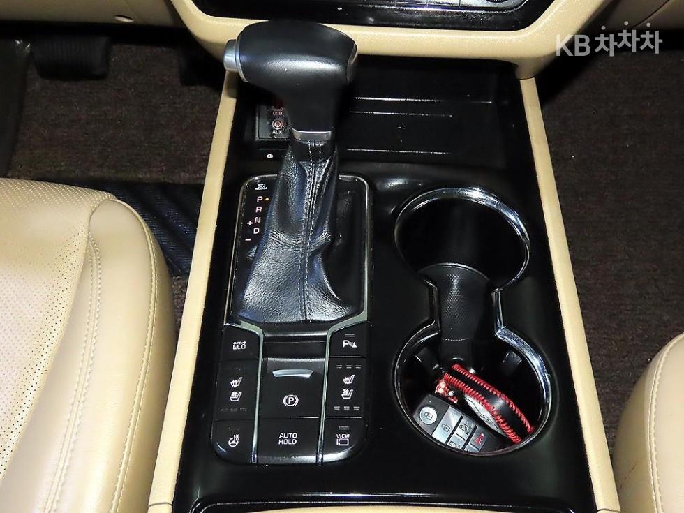 Kia Carnival — miniaturë 12