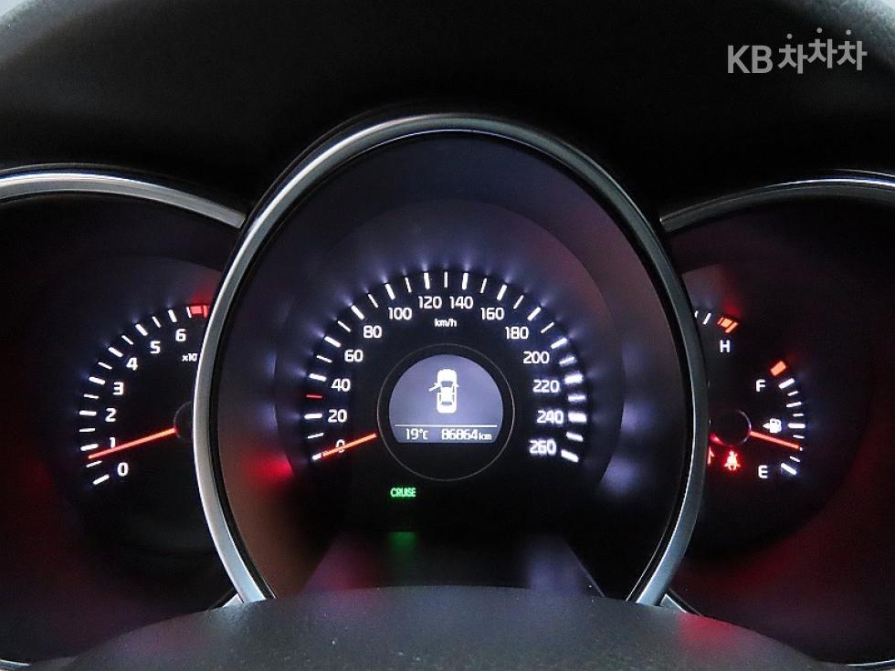 Kia K5 — miniaturë 8