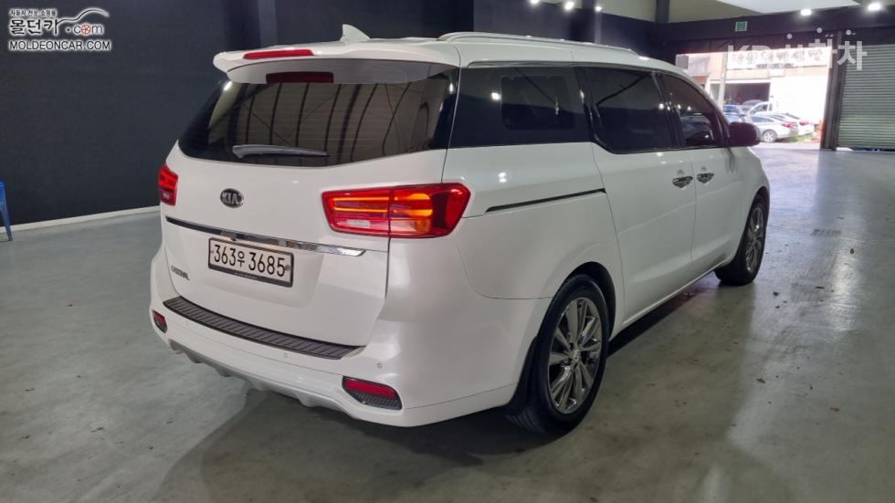 Kia Carnival — miniaturë 2