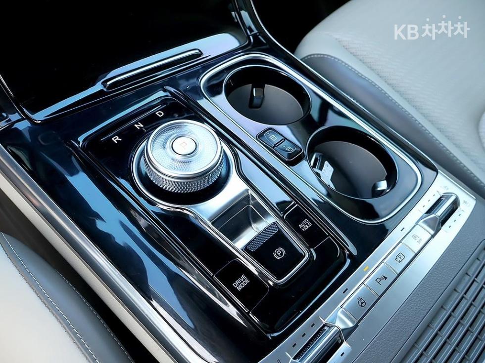 Kia Carnival — miniaturë 7