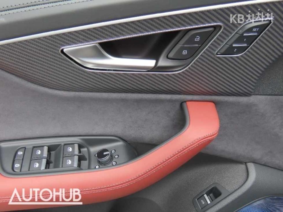 Audi SQ7 — miniaturë 13