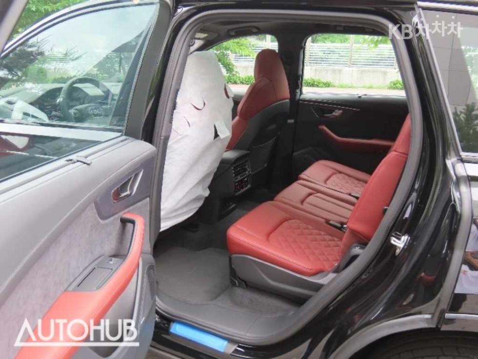 Audi SQ7 — miniaturë 15