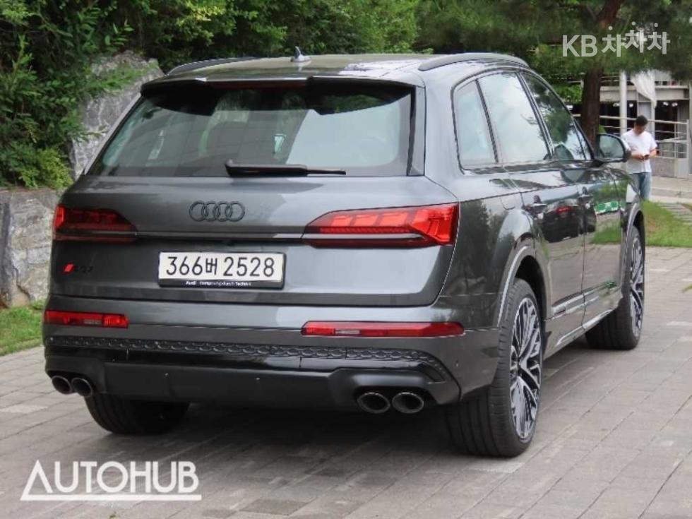 Audi SQ7 — miniaturë 3