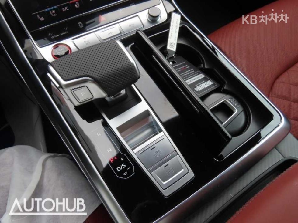 Audi SQ7 — miniaturë 7