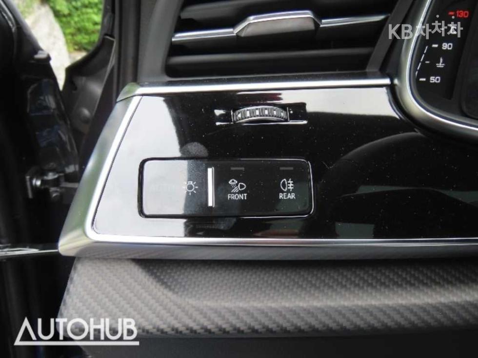 Audi SQ7 — miniaturë 12