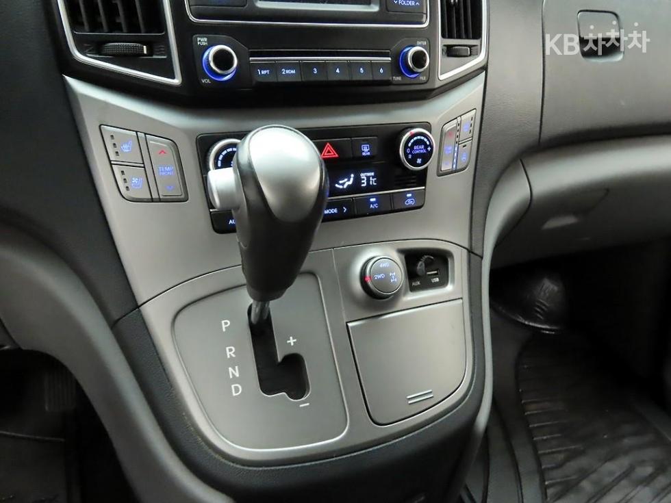 Hyundai Starex — miniaturë 10