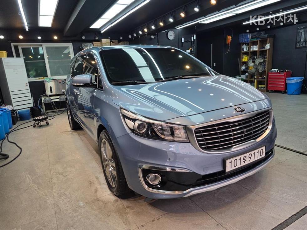 Kia Carnival — miniaturë 2