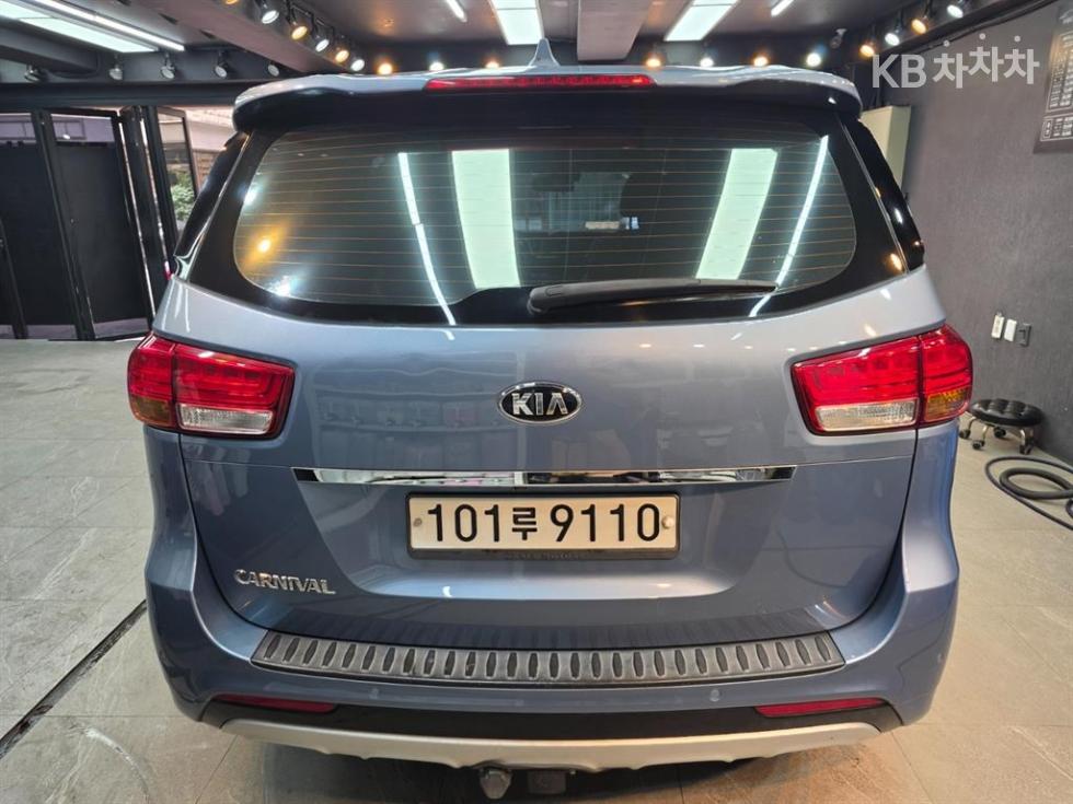 Kia Carnival — miniaturë 3