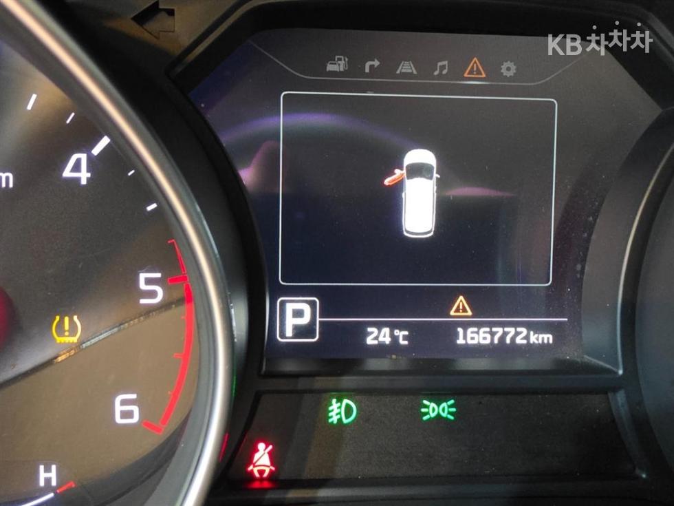Kia Carnival — miniaturë 7