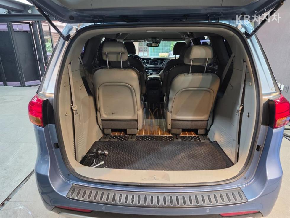 Kia Carnival — miniaturë 19