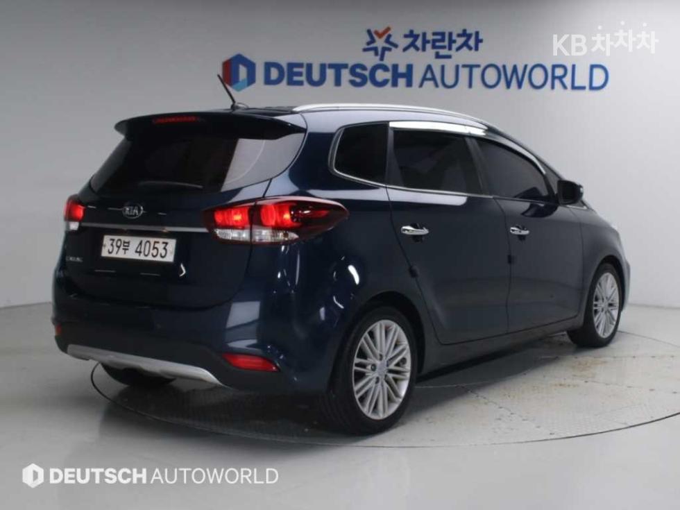 Kia Carens — miniaturë 2