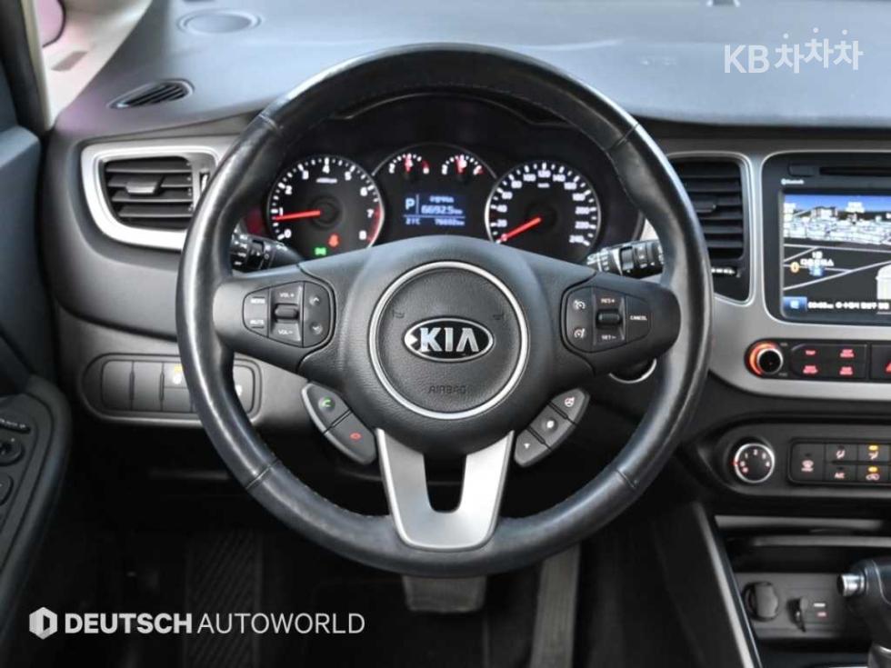 Kia Carens — miniaturë 13