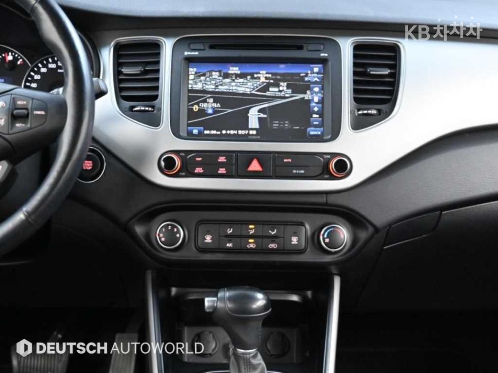 Kia Carens — miniaturë 14