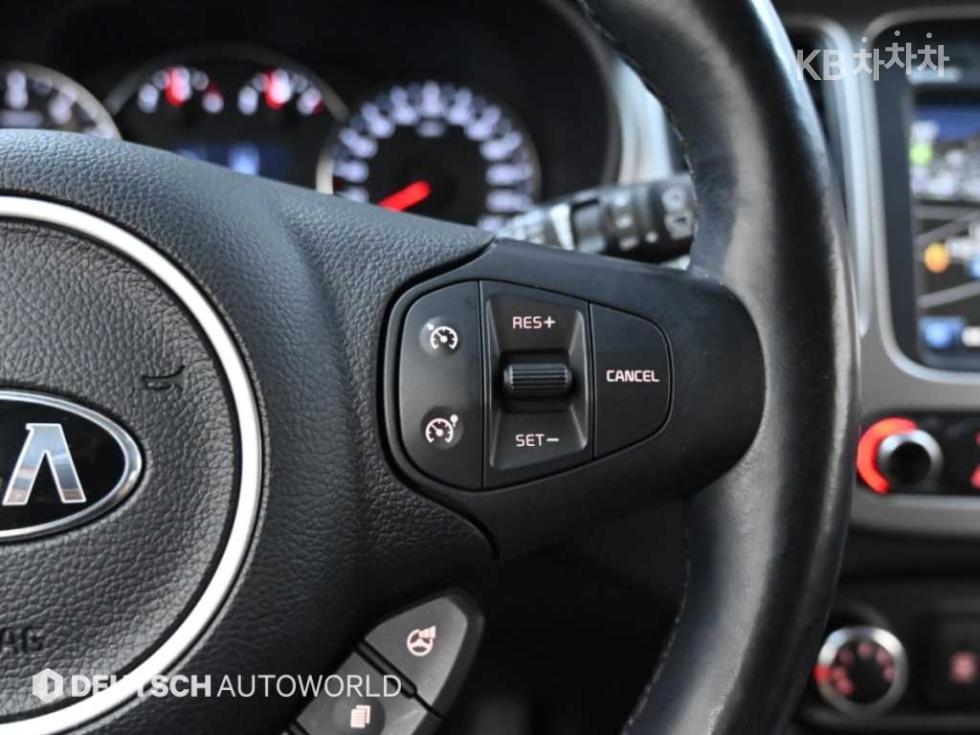Kia Carens — miniaturë 18