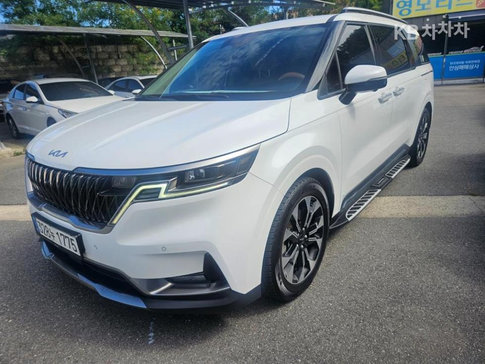 Kia Carnival — miniaturë 2