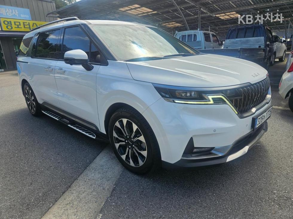 Kia Carnival — miniaturë 3