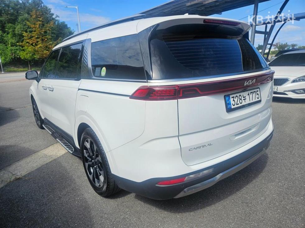 Kia Carnival — miniaturë 5