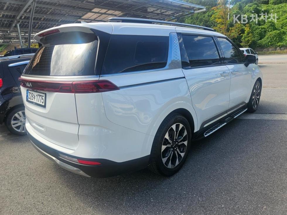 Kia Carnival — miniaturë 6