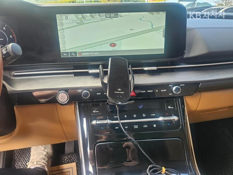Kia Carnival — miniaturë 8